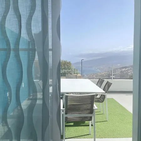 Con Piscina En Tabaiba By Alterhome Holiday home Santa Cruz de Tenerife